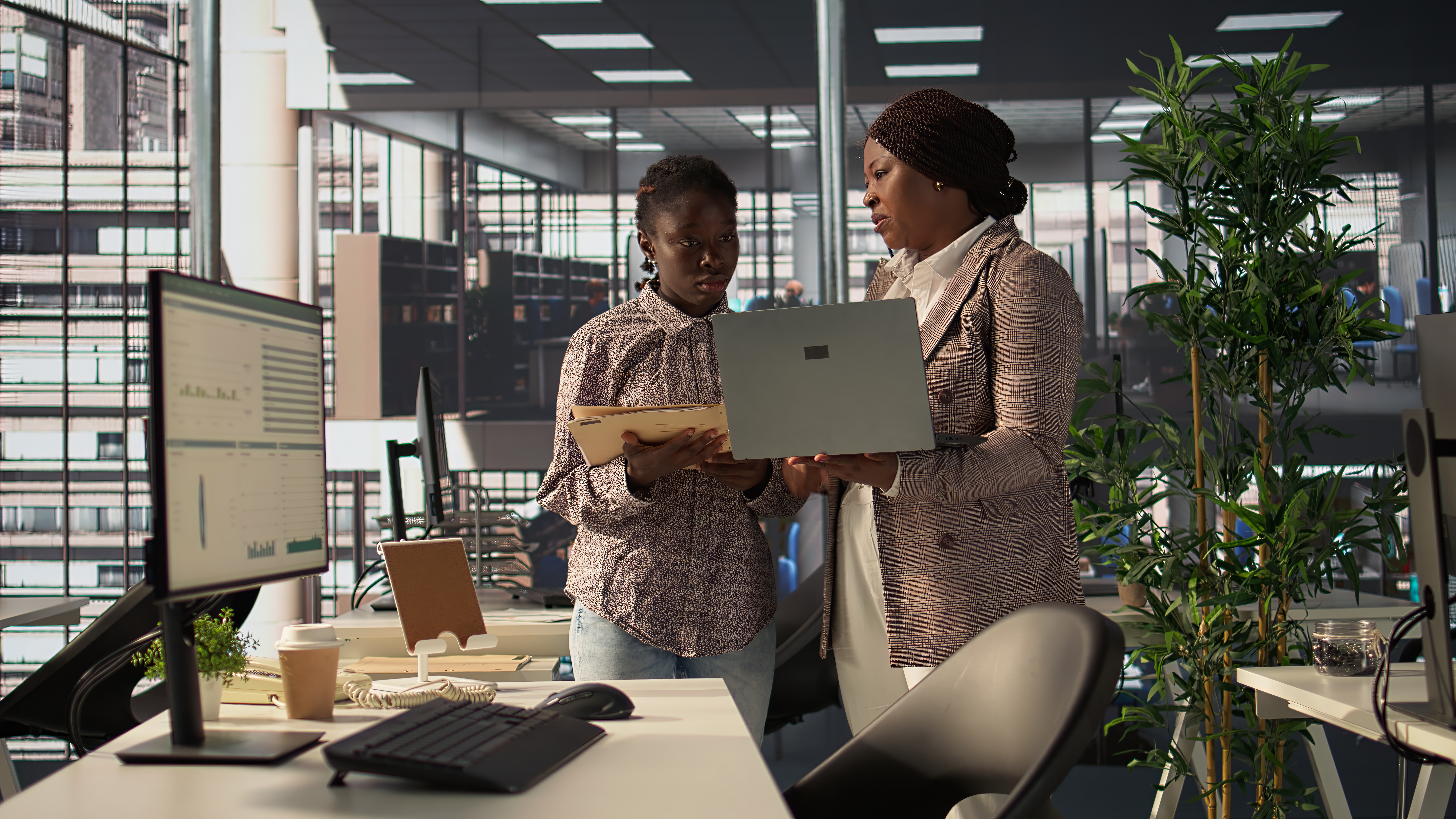 Entrepreneur africain avec technologie avancée